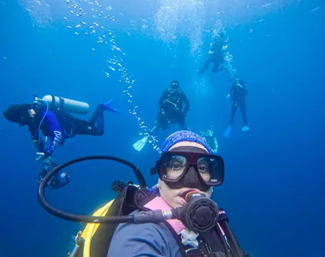 dive-in-panama-group-tours-and-expeditions